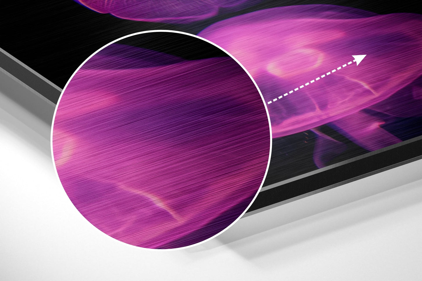Three-dimensional perspective view of brushed magenta and black aluminum Dibond panel with white circular frame and directional arrow detail.