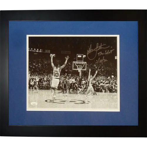 Christian Laettner signed Duke Blue Devils deluxe framed 11x14 photo