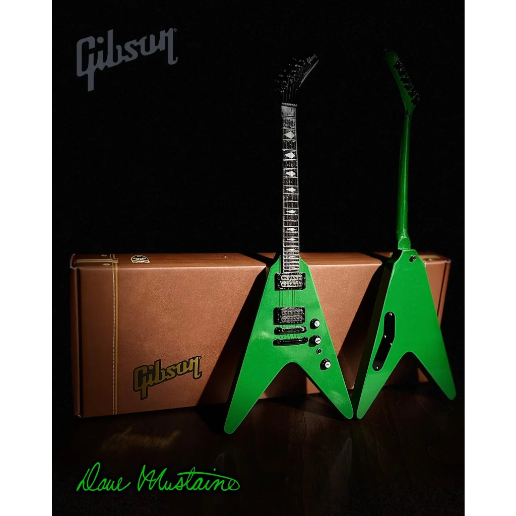 Green Dave Mustaine Axe Heaven miniature replica Flying V guitar
