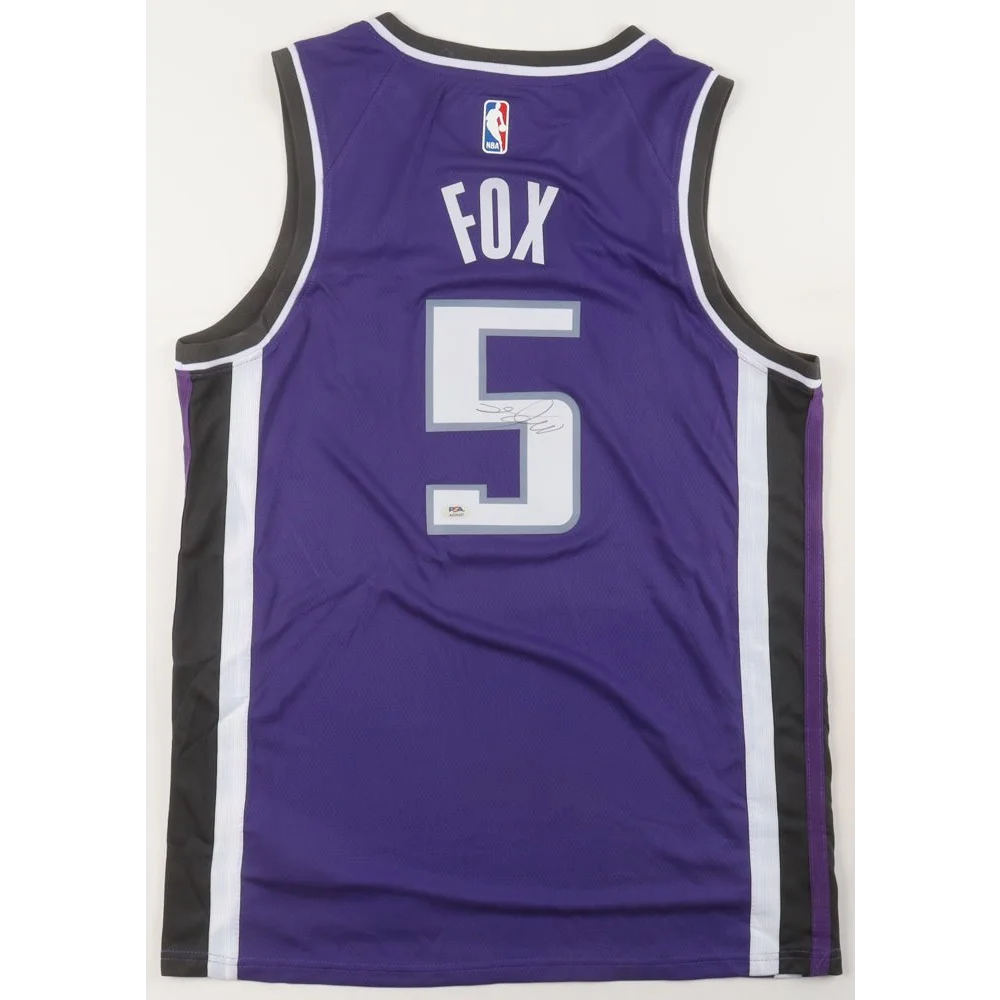 Purple Sacramento Kings jersey with FOX and 5, signed by De Aaron Fox with PSA DNA
