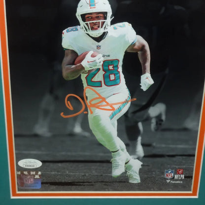 De’Von Achane autographed Miami Dolphins spotlight 8x10 photo in deluxe frame