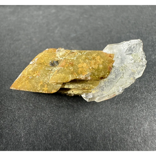 Shiny diamond quartz on siderite with golden metallic sheen