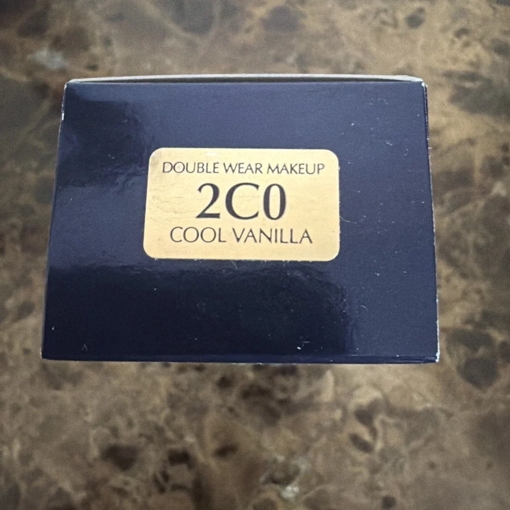 Estée Lauder Double Wear foundation 2C0 Cool Vanilla box