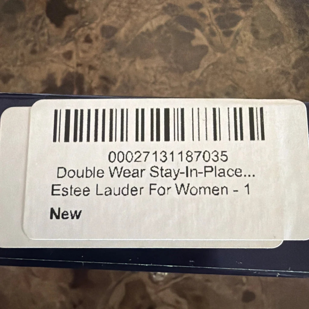 Estee Lauder Double Wear foundation 2C0 Cool Vanilla in sleek blue box