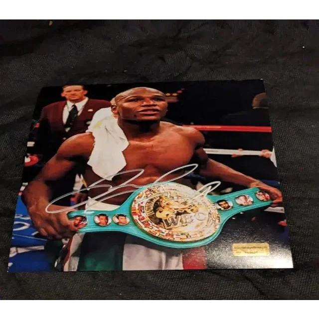 Floyd Mayweather autographed 8x10 photo with championship belt for boxing fans