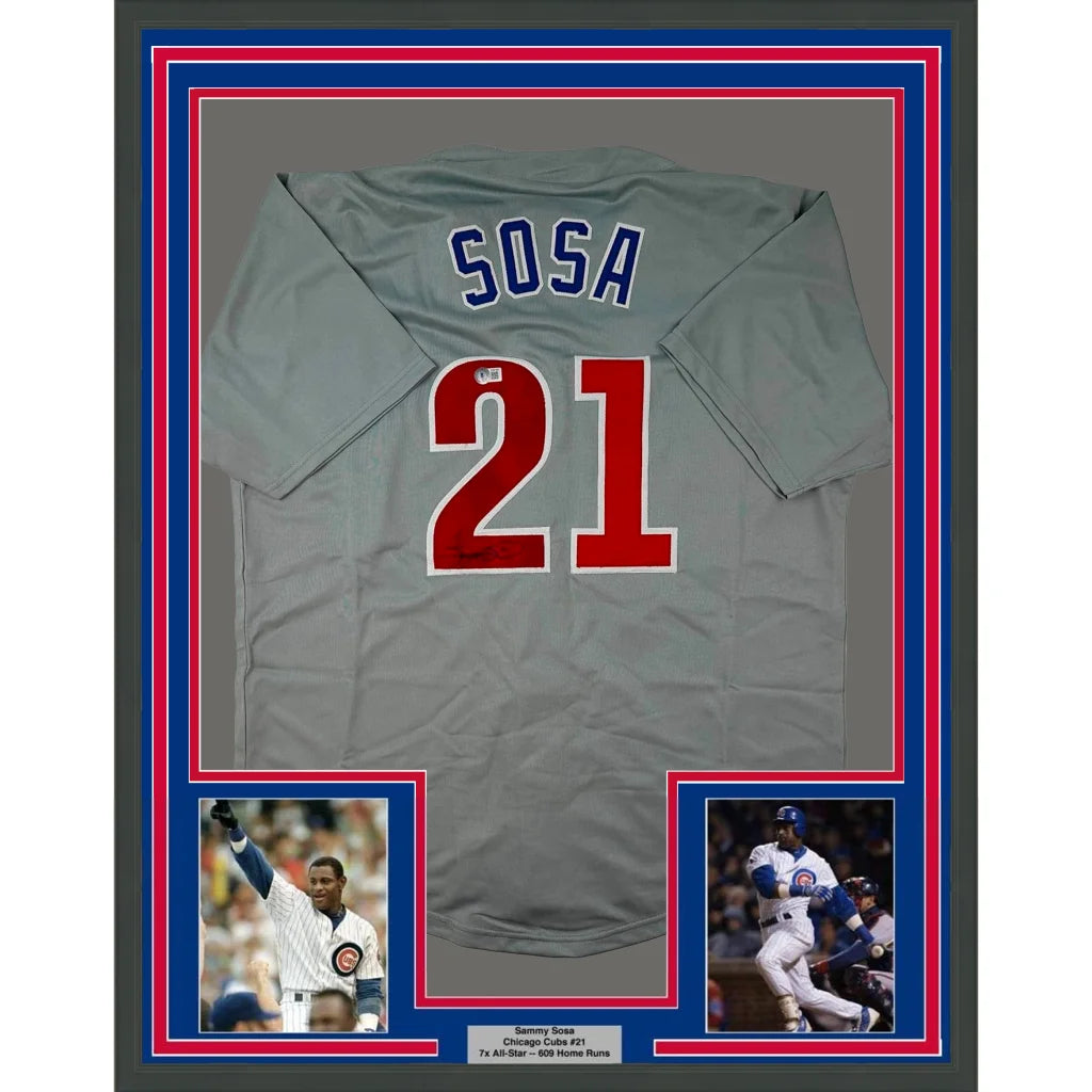 Framed autographed Sammy Sosa Chicago gray baseball jersey with Sosa 21