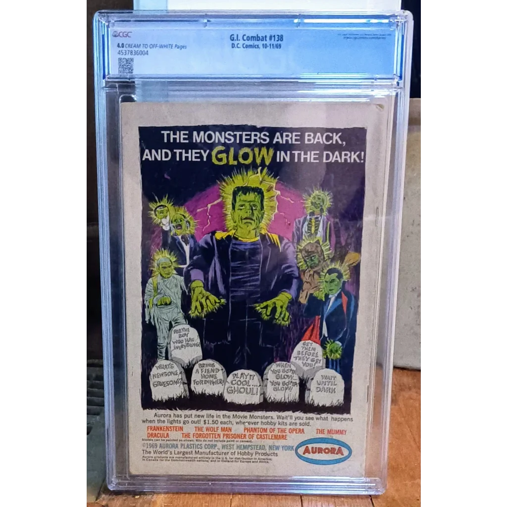 Vintage 1969 DC Comics GI Combat Issue 138 with 1978 Aurora GI display
