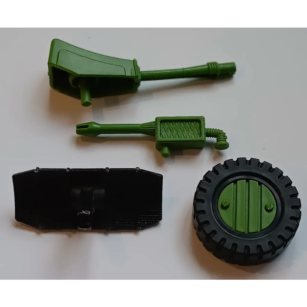 Green GI Joe Battleforce 2000 Marauder vehicle parts: toy tank turret and wheel set