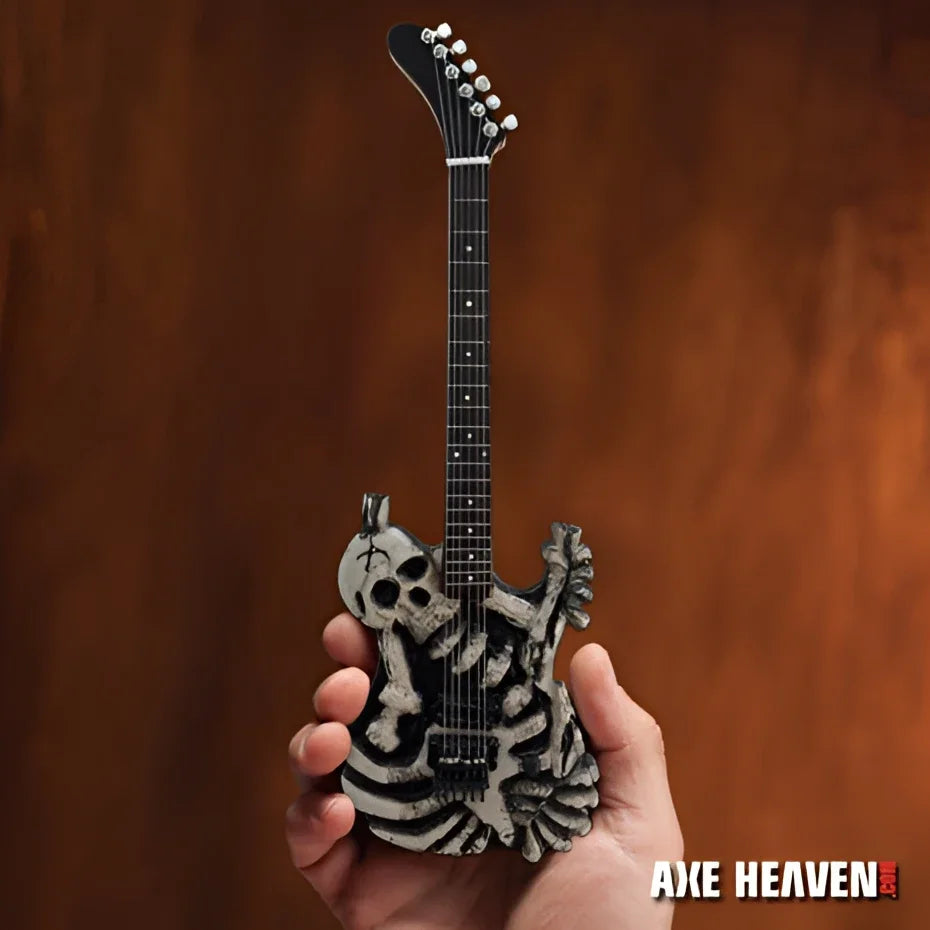 George Lynch Skull & Bones Axe Heaven® guitar replica with silver skull design