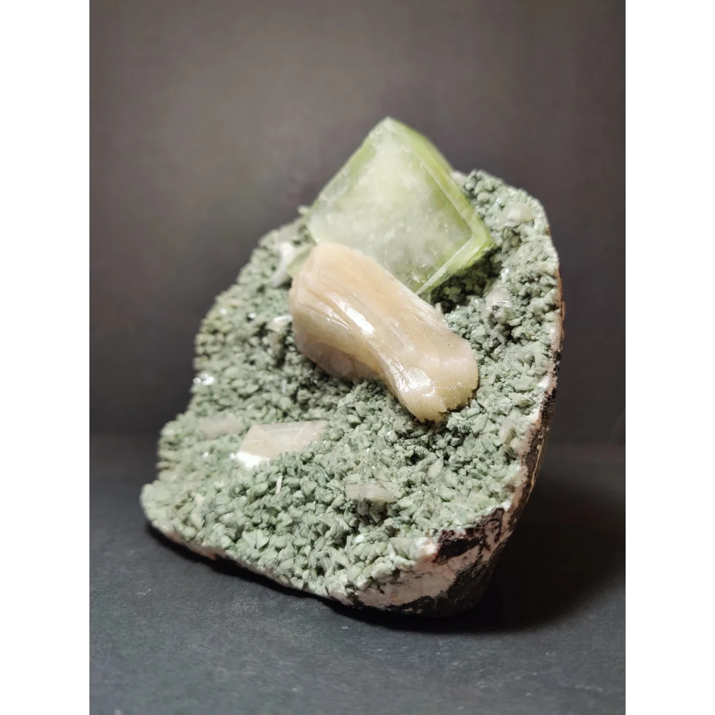 Green apophyllite cubes with peach stilbite on heulandite, 1182g