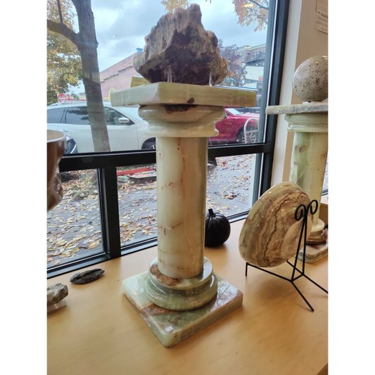 Green onyx decorative pillar column with natural stone accent