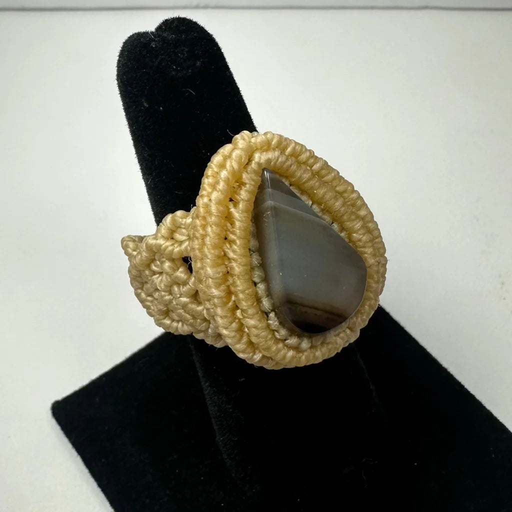 Handmade woven ring with teardrop agate stone