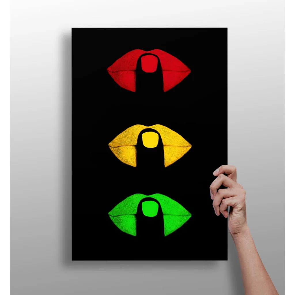 Traffic light lips on insigne aluminum print in red yellow green