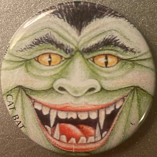 Vintage 1980s Cat Bat Gross-Out Monster Pin 📌 Green Fanged Vampire Face Pinback Button, Weird Retro Collectible