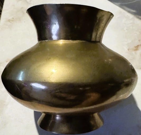 Vintage Stunning Mid-Century Brass Vase from India Wows Collectors