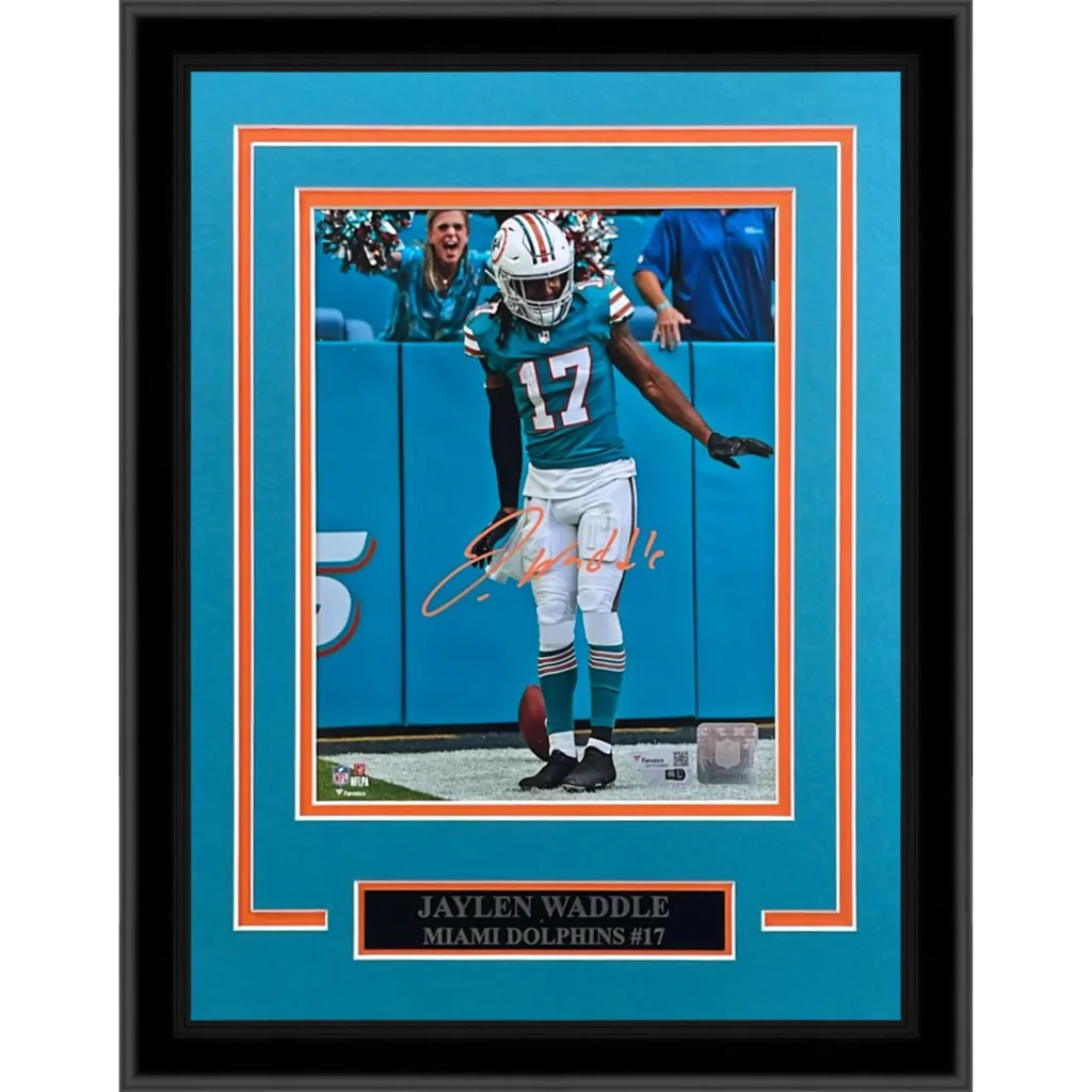 Jaylen Waddle autographed Miami Dolphins framed 8x10 photo