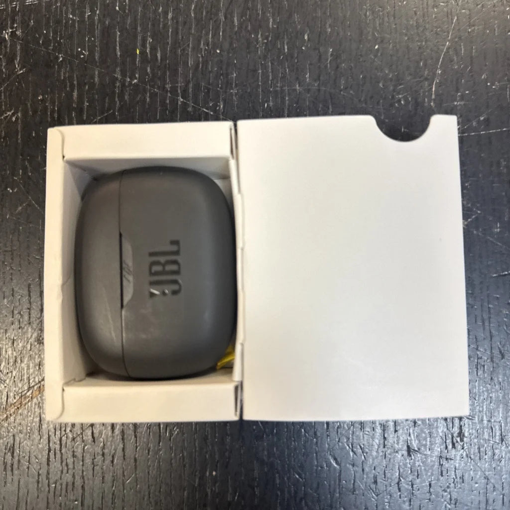JBL Vibe Beam true wireless earbuds black charging case