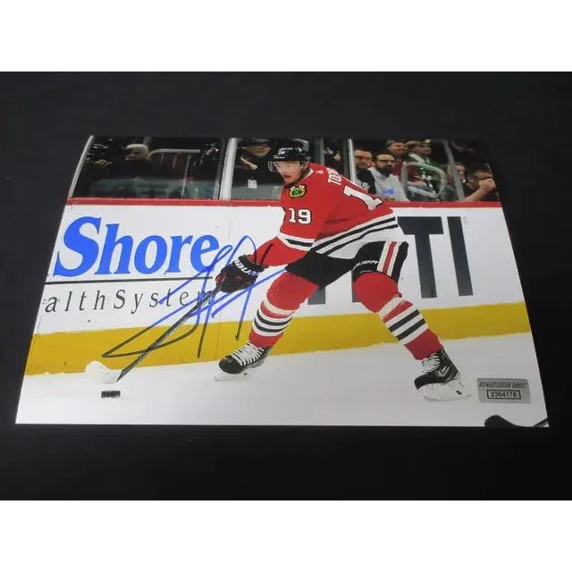 Autographed Jonathan Toews signed 8x10 hockey legend collectible photo