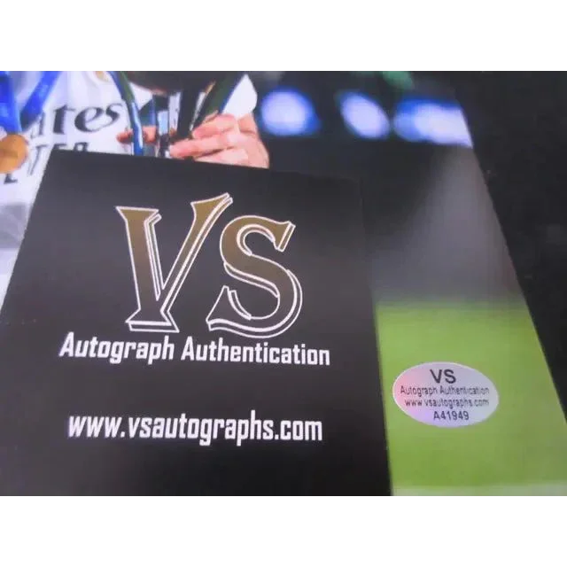 Karim Benzema signed 8x10 photo with authentication card and holographic sticker