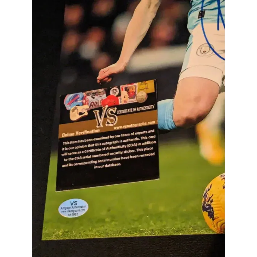 Kevin DeBruyne autographed 8x10 photo with certificate of authenticity and memorabilia