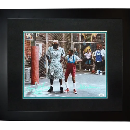 Larry Johnson autographed Steve Urkel Family Matters photo with Grandmama