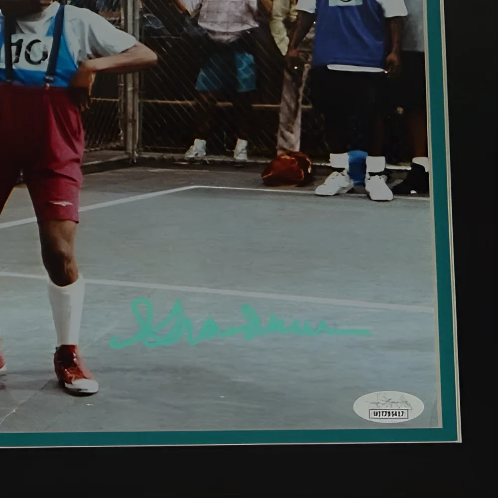 Larry Johnson autographed Family Matters Steve Urkel photo with Grandmama