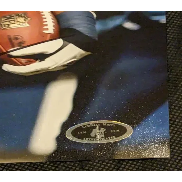Lendale White autographed 8x10 photo NFL trading card with authenticated autograph