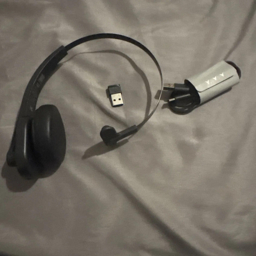 Levn wireless Bluetooth USB headset with charging cable