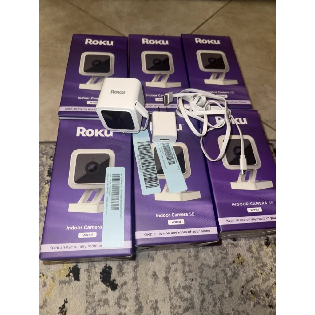 White Roku smart home indoor camera SE with square lens in lot of 6