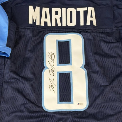 Marcus Mariota autographed navy blue custom jersey with #8