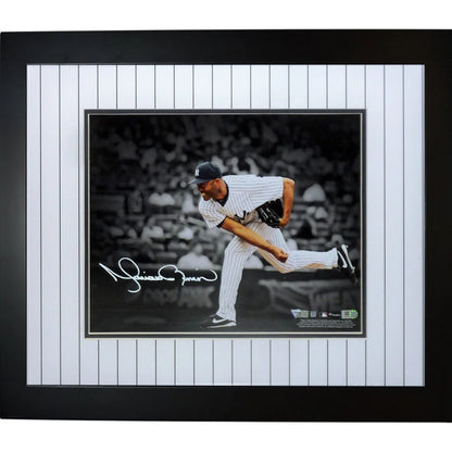 Mariano Rivera signed deluxe framed 11x14 Yankees pitcher photo