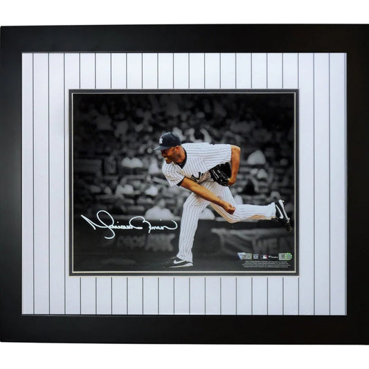 Mariano Rivera signed deluxe framed 11x14 Yankees pitcher photo
