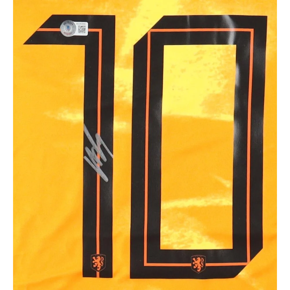 Orange Memphis Depay signed Nike jersey with black and orange number 10 and autograph
