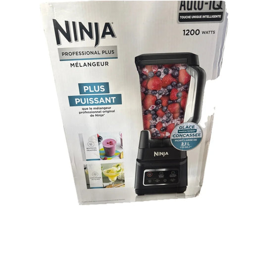 Ninja Professional Blender 1000 with berries ice in 2.1L glass jar