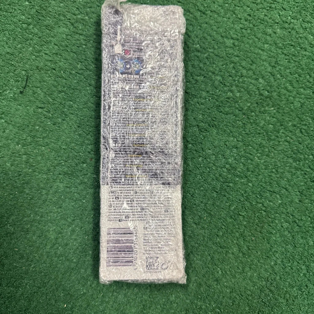 Back of Oral-B Cross Action brush heads 4pk package in bubble wrap
