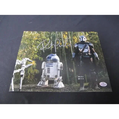 Pedro Pascal signed Mandalorian 8x10 photo Star Wars with R2-D2 and droids
