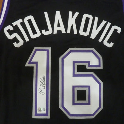 Peja Stojakovic autographed Sacramento black jersey with Stojakovic 16