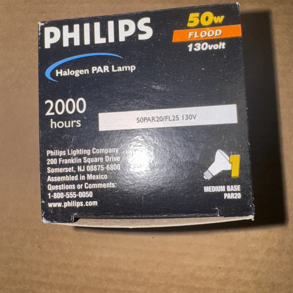 Phillips halogen wide flood light 50W PAR20 in black box