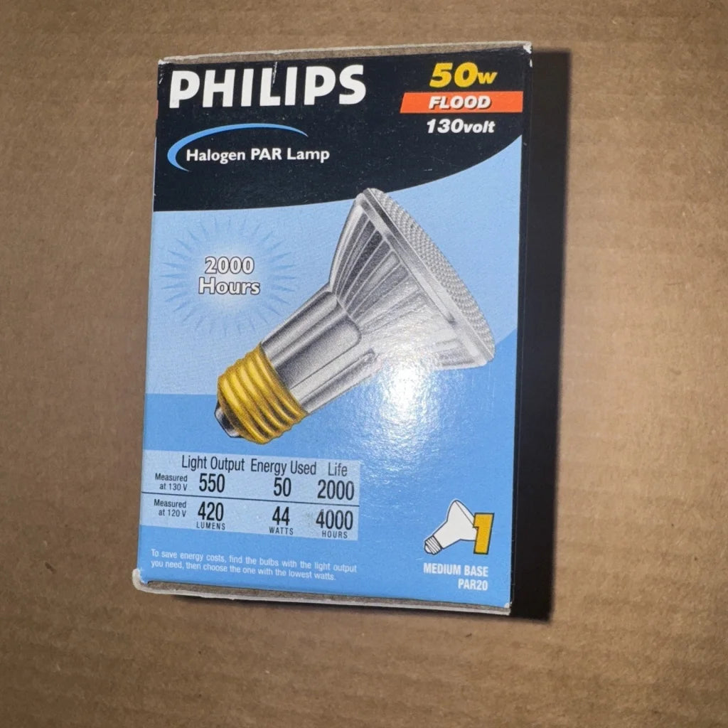 Phillips halogen wide flood light 50W PAR20 in blue box