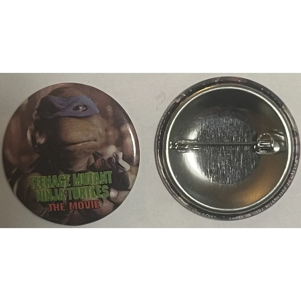 Circular pin showcasing Leonardo from the classic Ninja Turtles movie