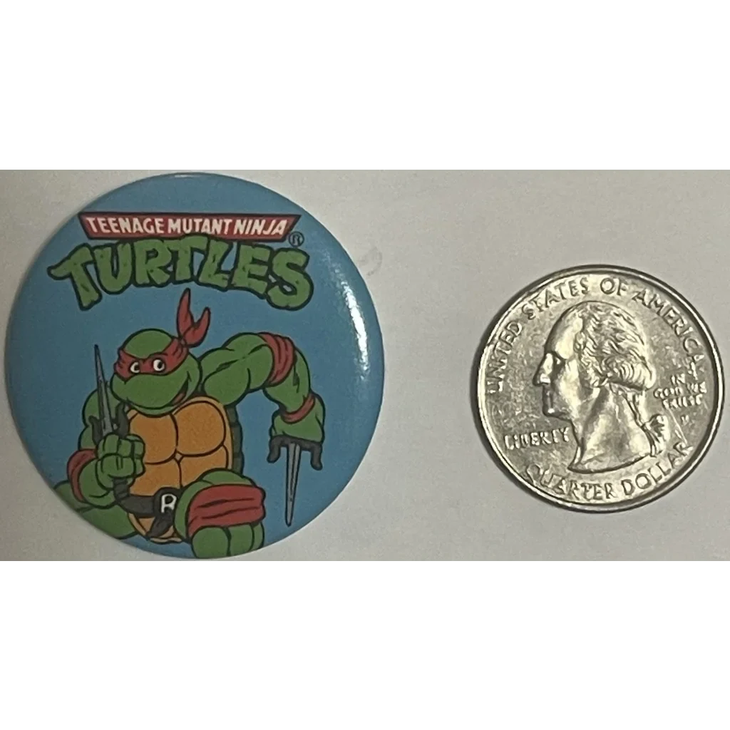 Circular pin featuring Raphael from Teenage Mutant Ninja Turtles movie collectibles