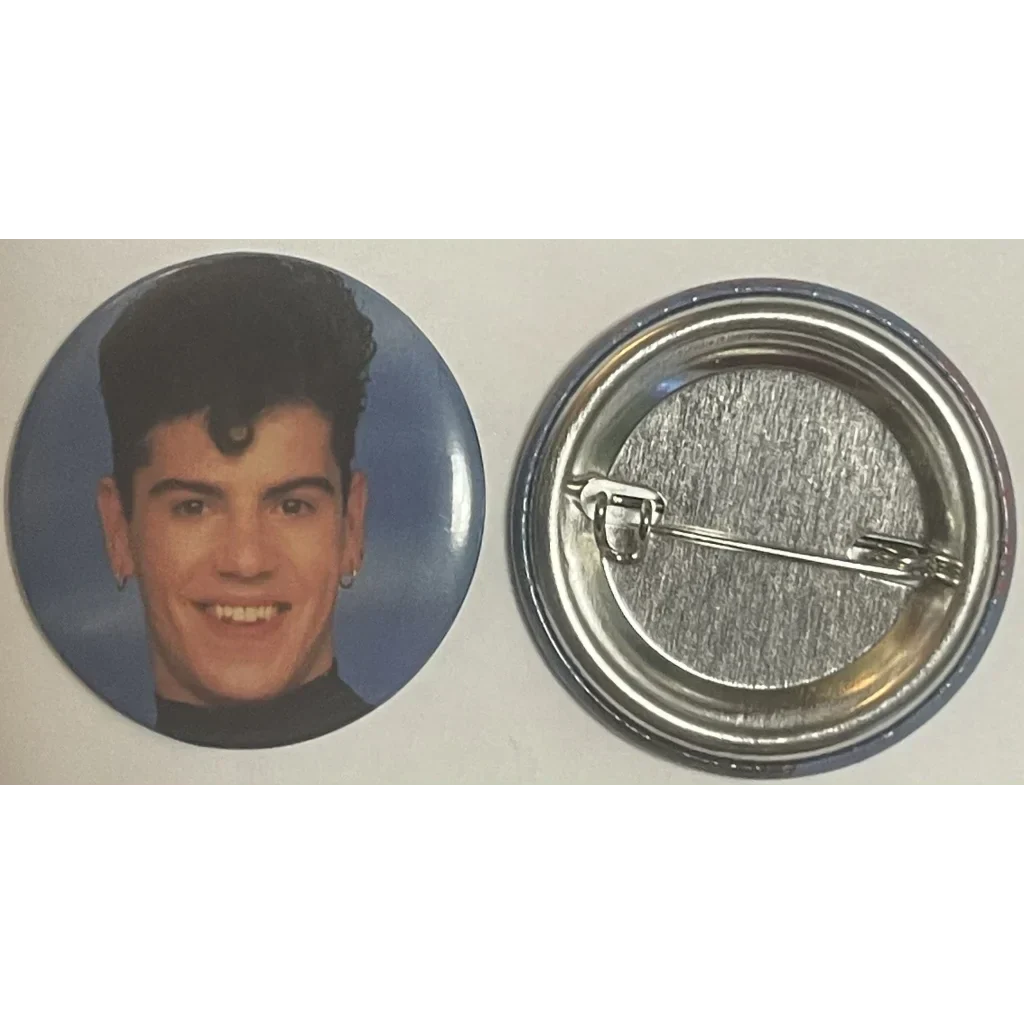 Vintage NKOTB pin featuring a close-up of Jordan Knight’s smiling portrait