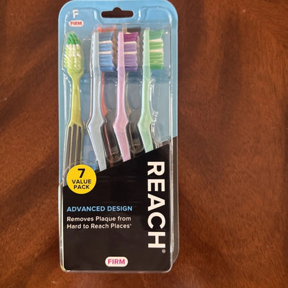 Reach Advanced Design adult toothbrush, firm, 4-pack colorful set