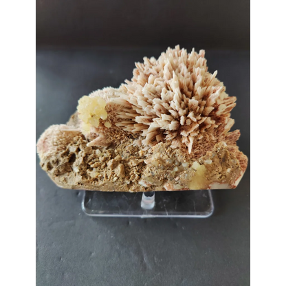 Red mordenite with stilbite specimen: beige-brown spiky crystals, 796g