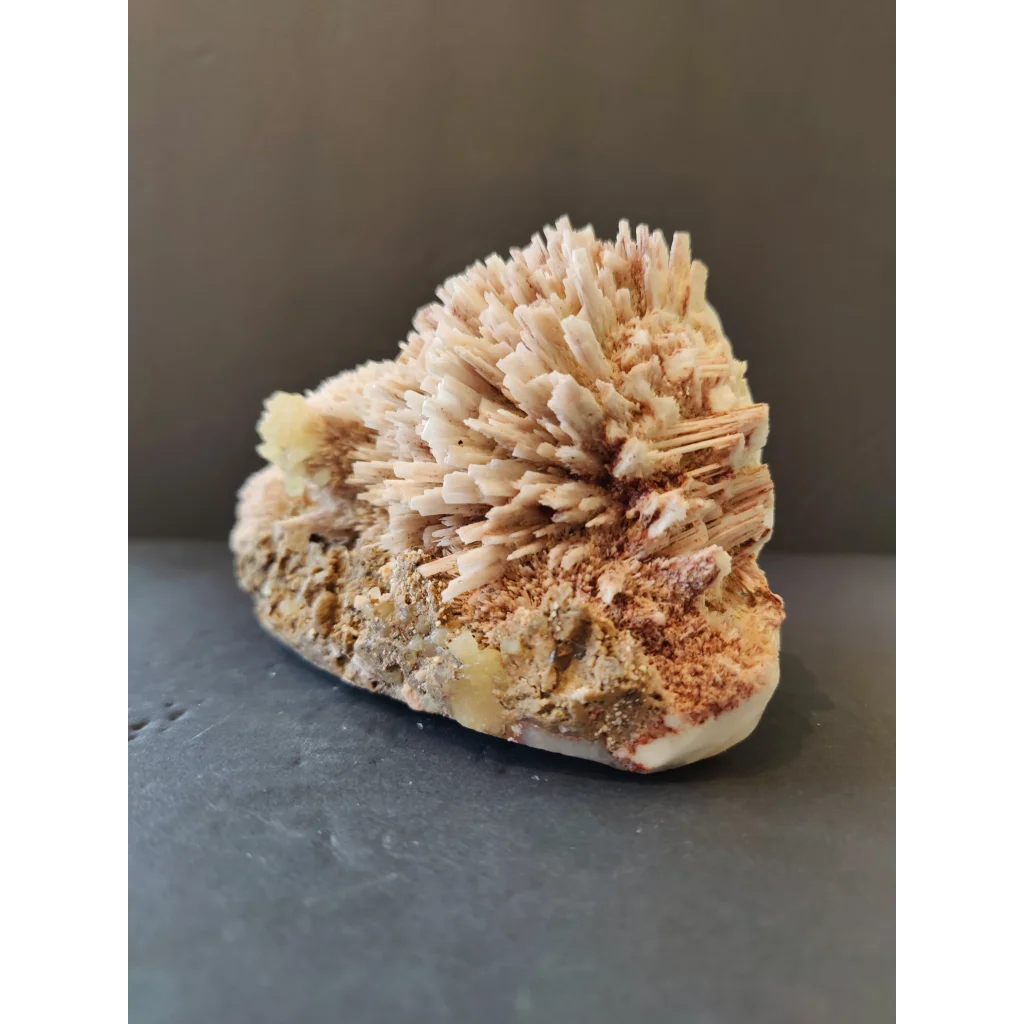 Red mordenite with stilbite specimen: beige-brown crystalline spikes, 796g