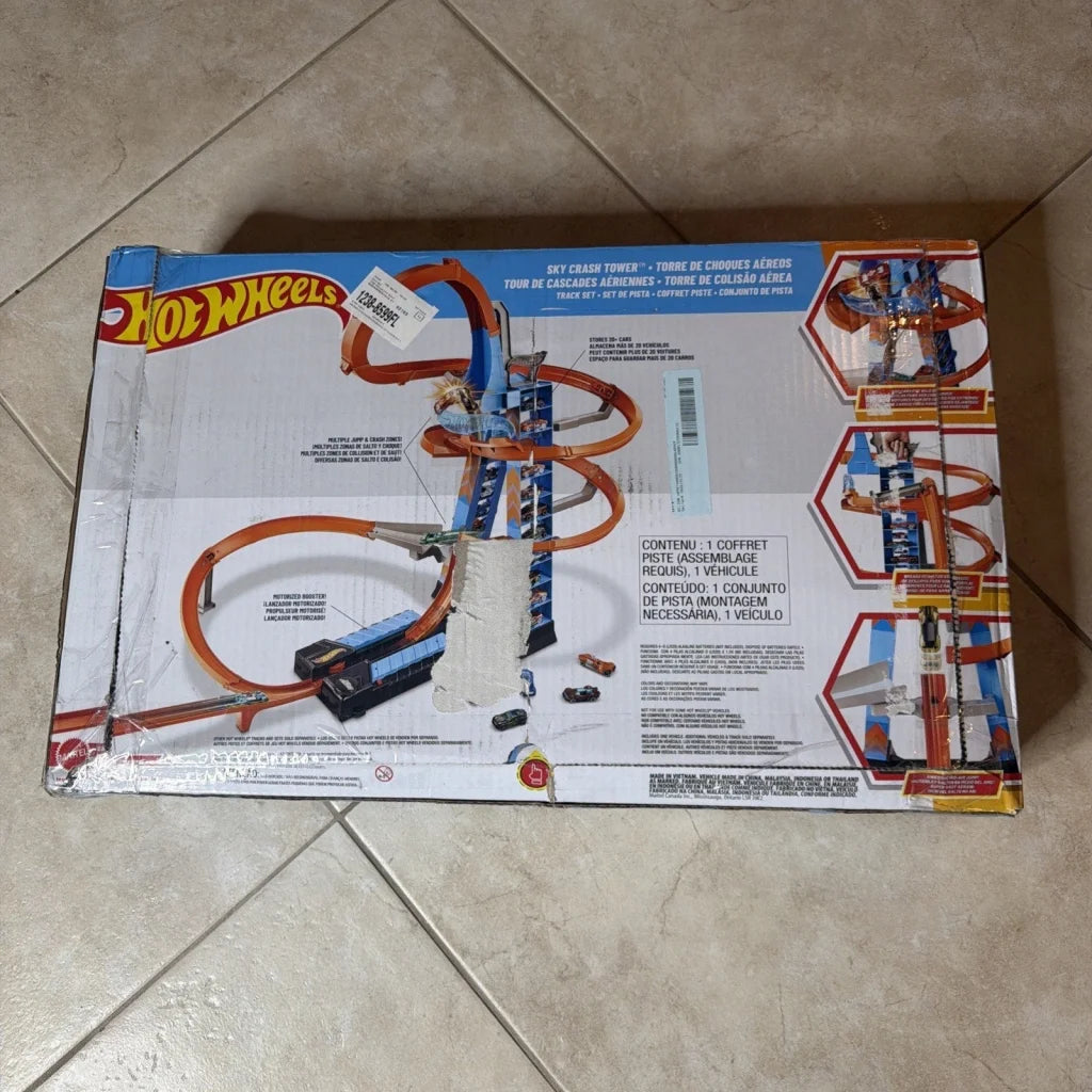 Sky Crash Tower Motorized Track Set in orange/blue with car