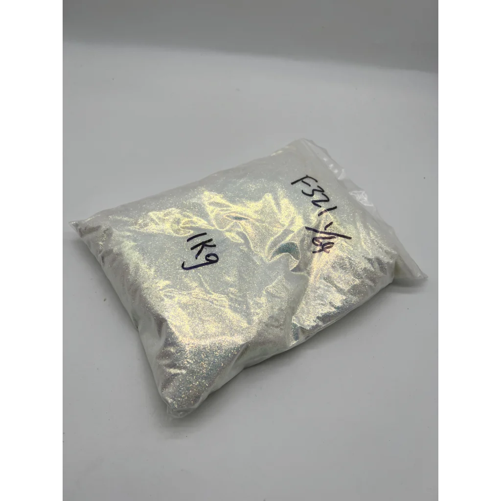 A kilogram of iridescent white glitter in a clear bag from Sparkly Light Pink F321R Pink 2mm collection