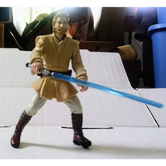 2013 Hasbro Star Wars action figure Obi-Wan Kenobi with lightsaber