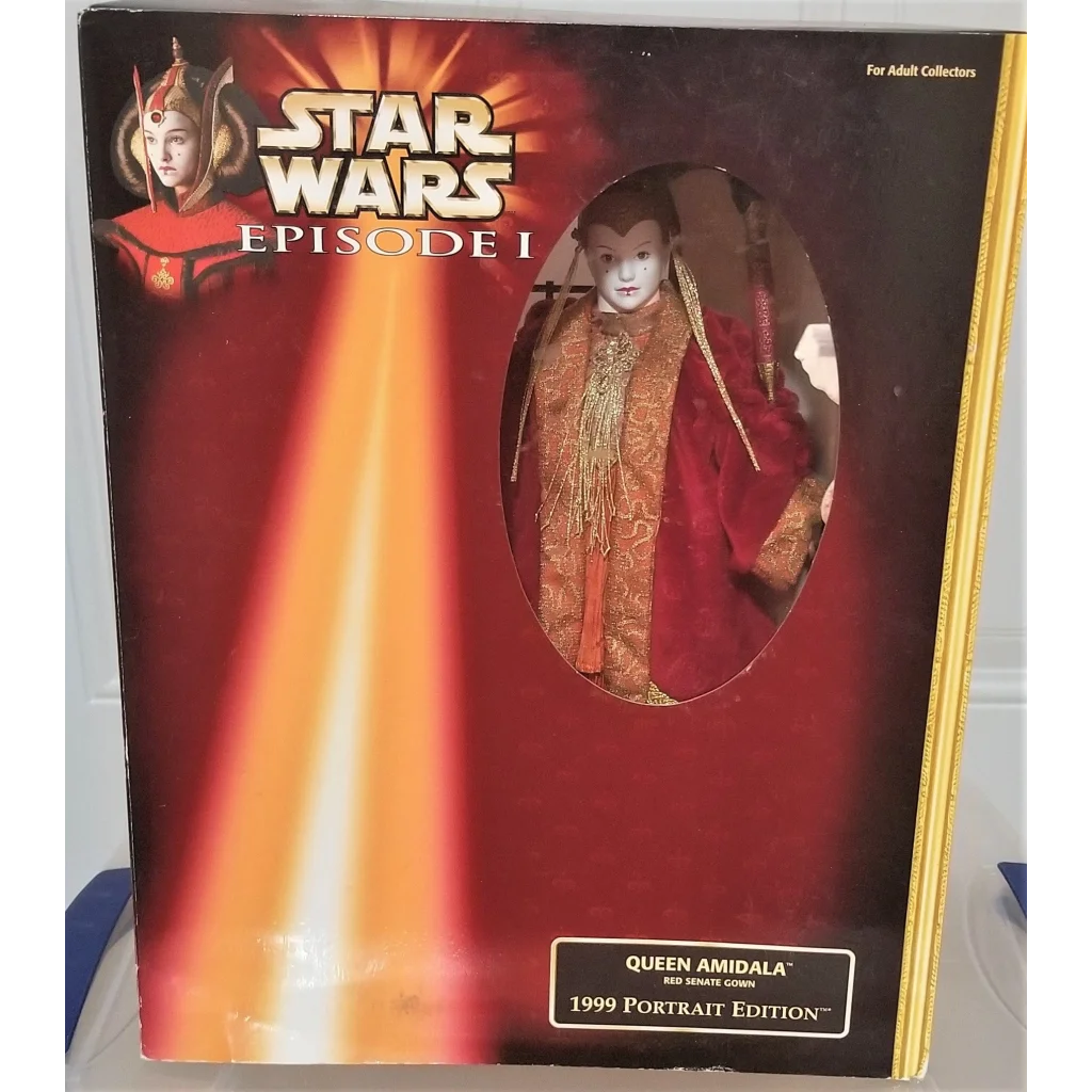 Star Wars Queen Amidala in red senate gown 1999 portrait action figure
