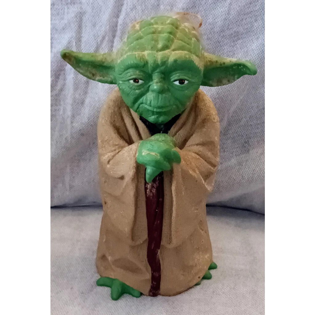 Vintage 1981 Kenner Star Wars Yoda rubber hand puppet in green